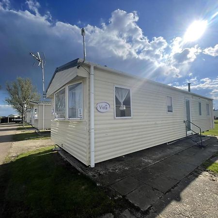 Lovely 8 Berth Caravan At St Osyth Beach Holiday Park Ref 28101G Клактон-он-Сі Екстер'єр фото