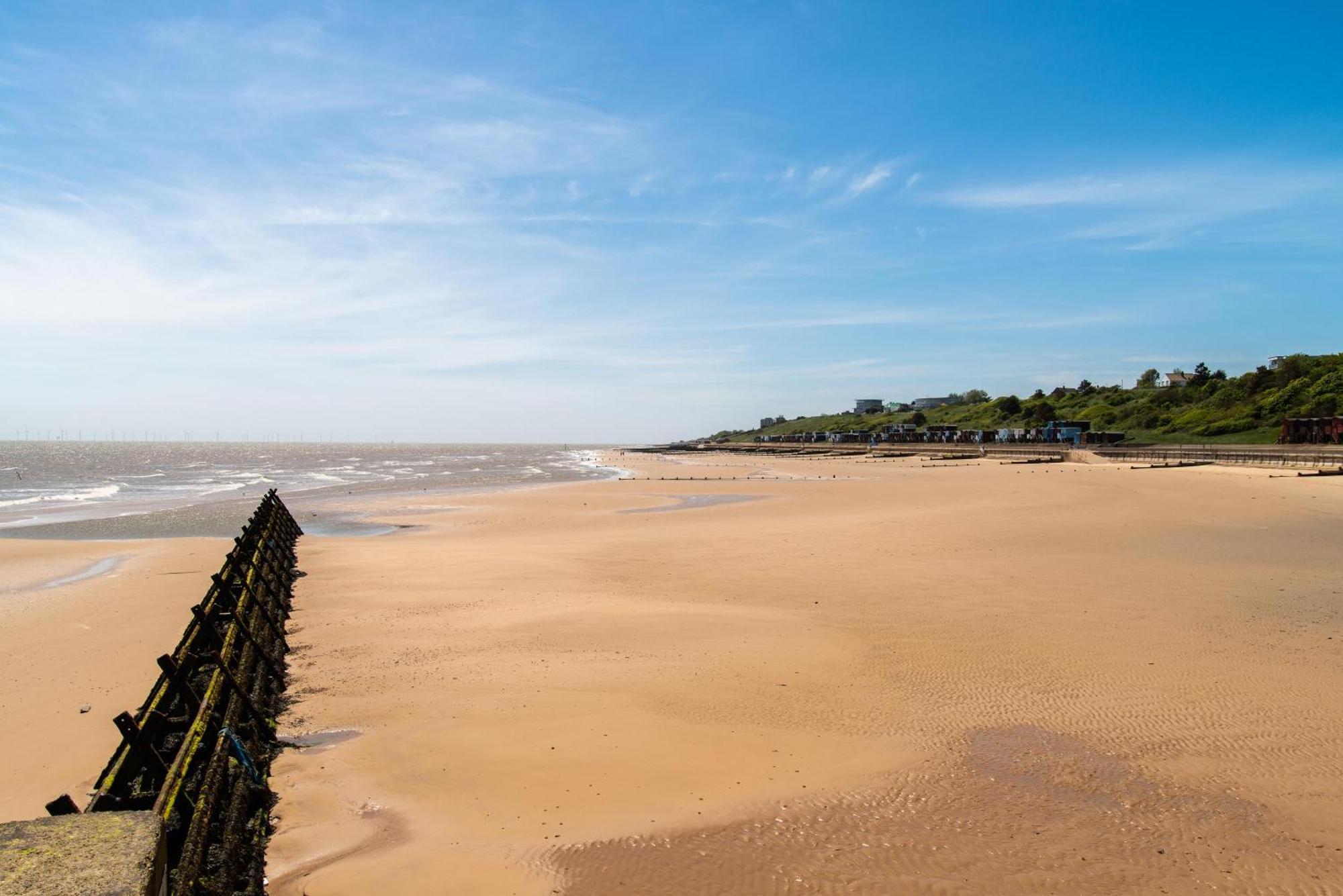 Lovely 8 Berth Caravan At St Osyth Beach Holiday Park Ref 28101G Клактон-он-Сі Екстер'єр фото