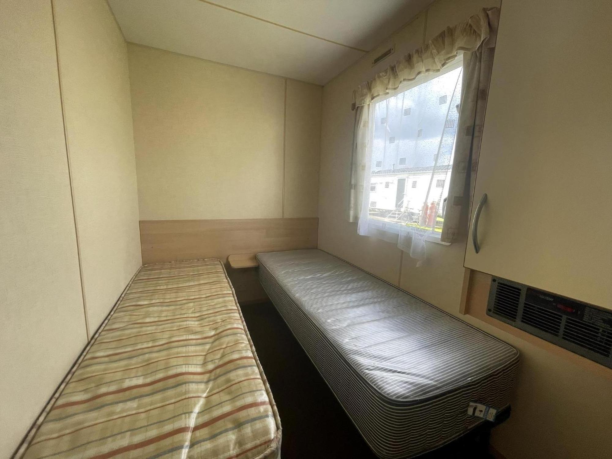 Lovely 8 Berth Caravan At St Osyth Beach Holiday Park Ref 28101G Клактон-он-Сі Екстер'єр фото